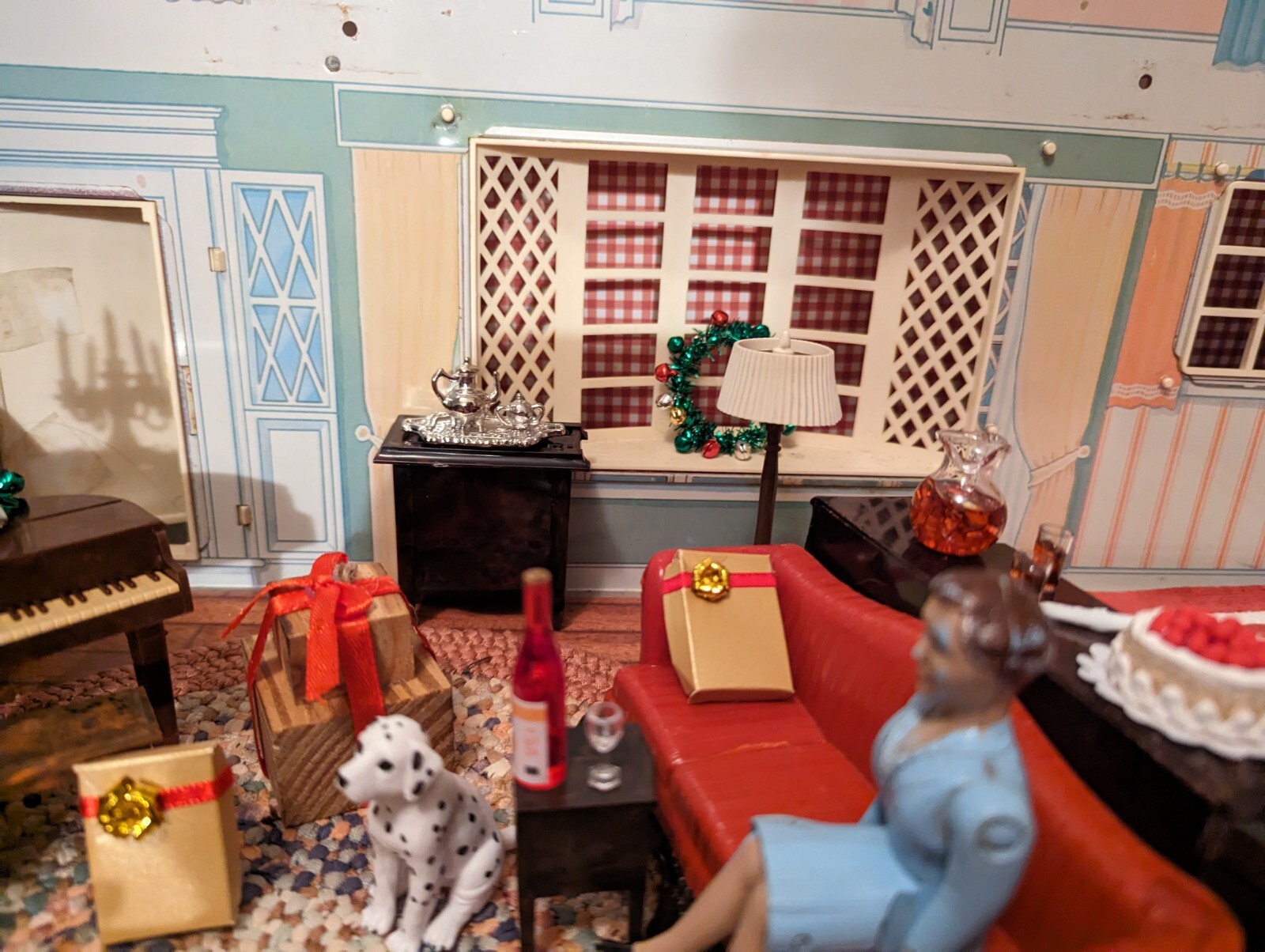 RENWAL CHRISTMAS LIVING ROOM  PLASTIC DOLLHOUSE FURNITURE MARX IDEAL