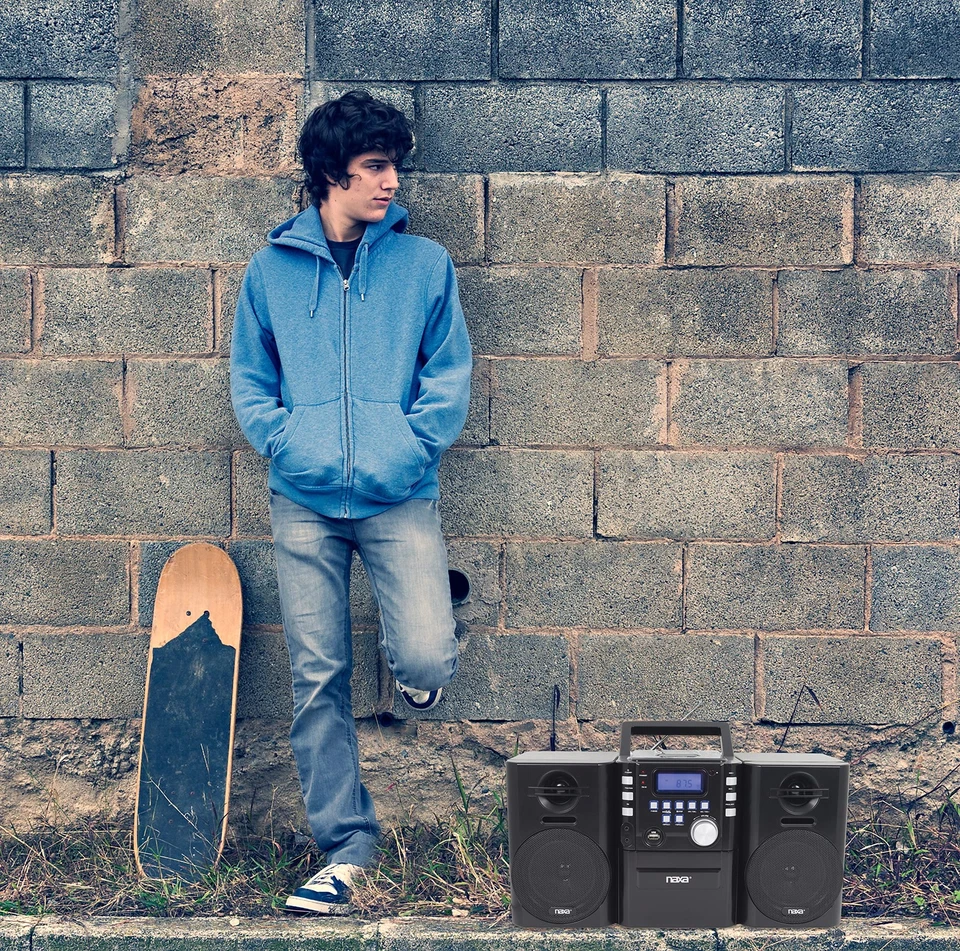 Reproductor de CD MP3 portátil Naxa con entrada USB de radio FM y altavoces desmontables B... Foto 2 de 4