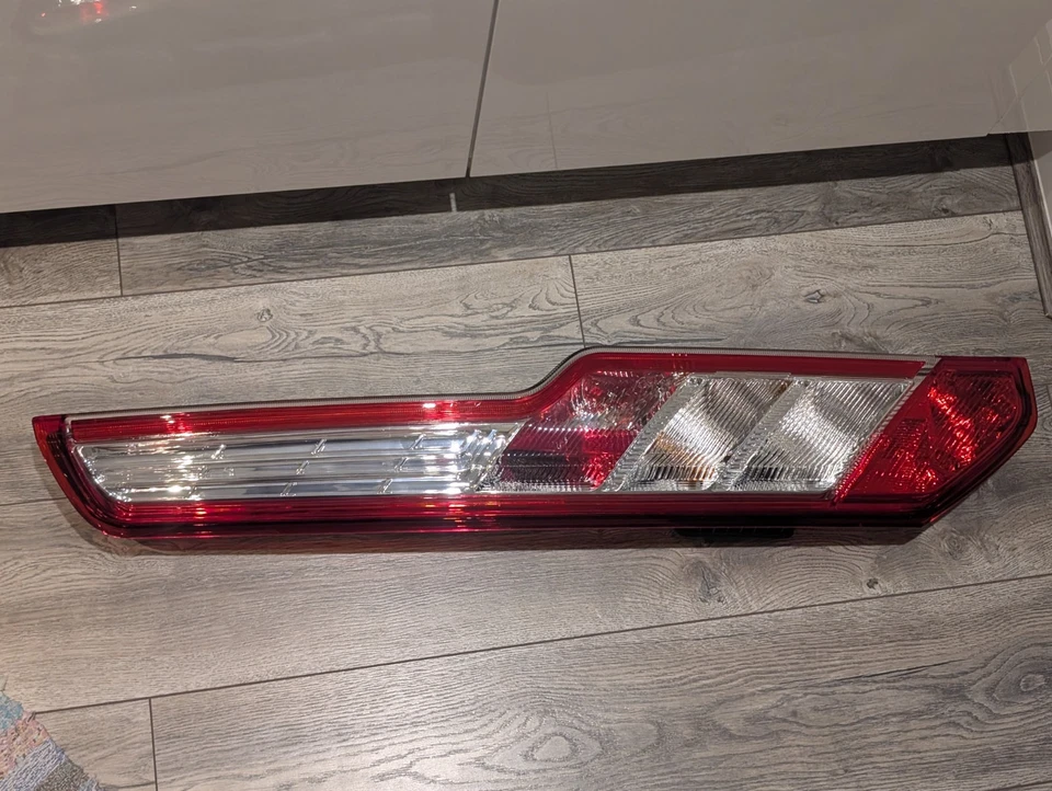 FORD TRANSIT CUSTOM MK8 TAILLIGHT LEFT SIDE BK2113405AJ BRAND NEW REAR LAMP OEM - Image 3 of 4