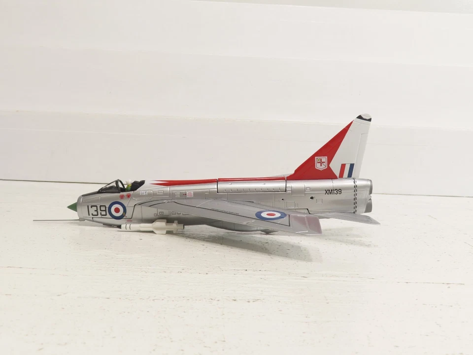 Corgi AA32303 English Electric Lightning F.M.K. 1/72 NIB - Image 3 of 4