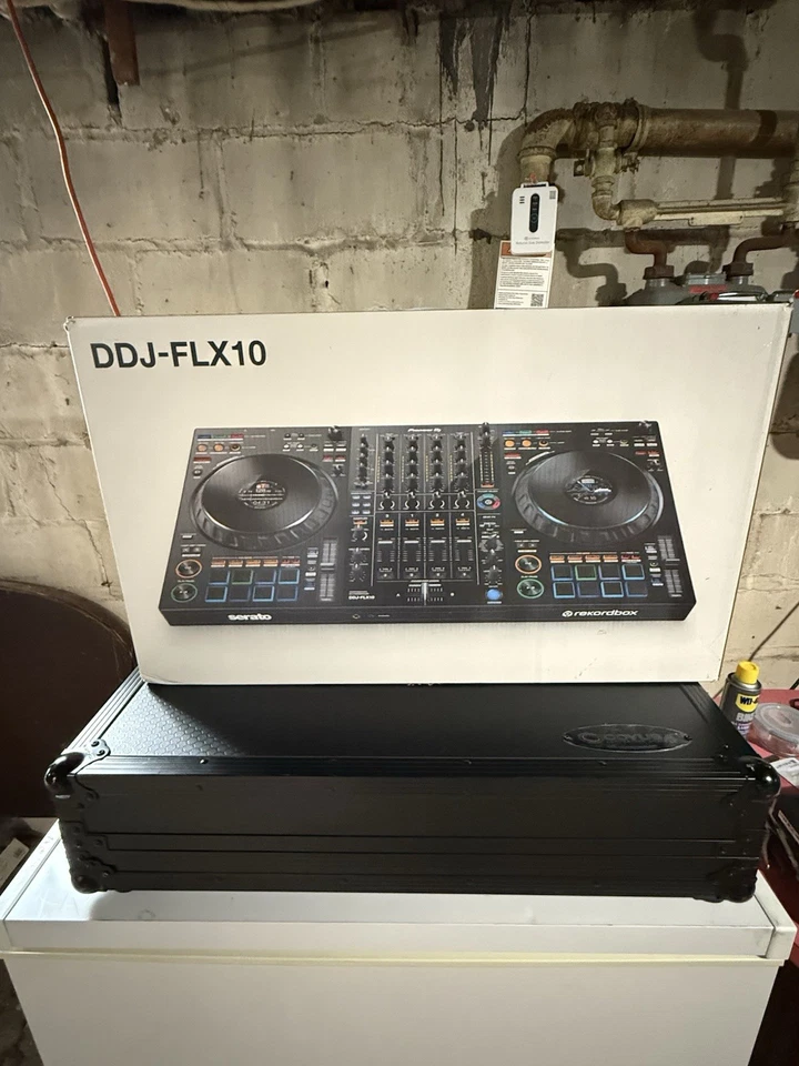 Pioneer FLX 10 DJ 4Ch. DJ Controller With Black Odyssey Road Case  - Image 3 of 3