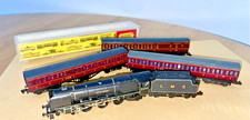 GRAHAM FARISH N GAUGE CORONATION CLASS 'CITY OF HEREFORD' 4-6-2 LOCO & 3 LMS COA