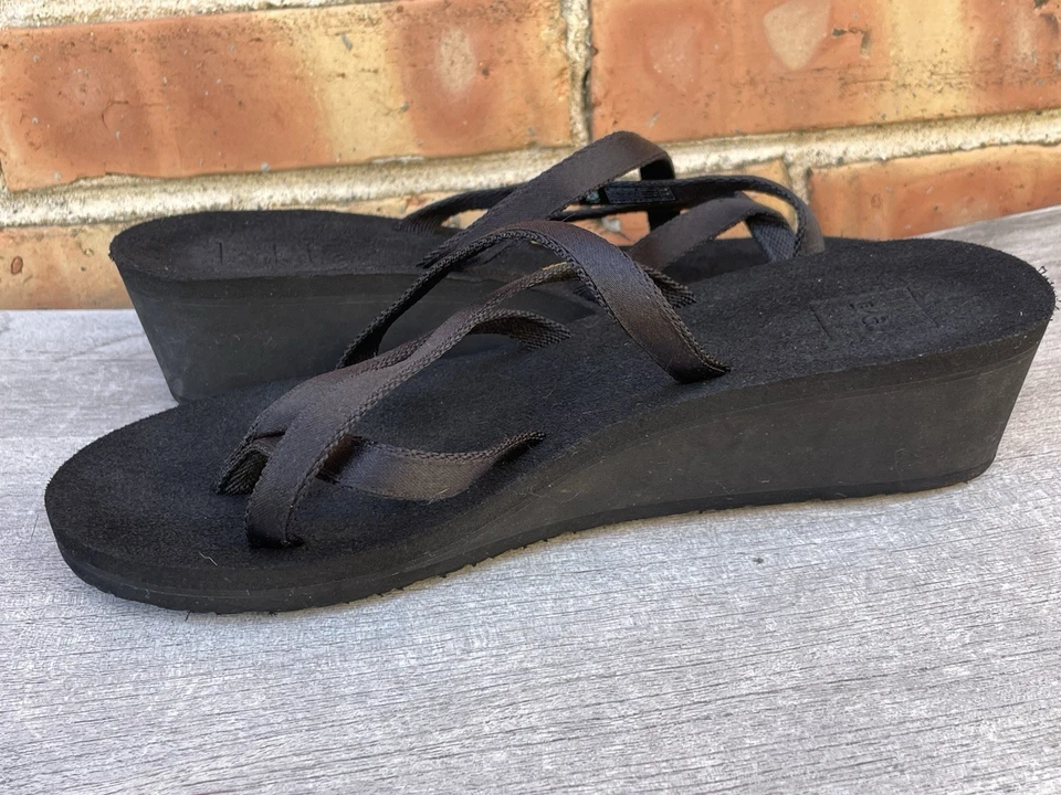🔥 Teva • Сандалии-шлепанцы Mandalyn на танкетке без шнуровки 1000099 черные • женские размер 9 - Изображение 4 из 4