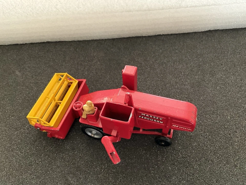 Cosechadora Matchbox Major Pack M5 Massey Ferguson 1959 cubo plateado Foto 3 de 4