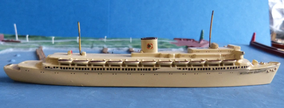 Wiking Metall Modell 112 - 1:1250 KdF Passagierschiff Wilhelm Gustloff Azb. gold - Bild 3 von 4