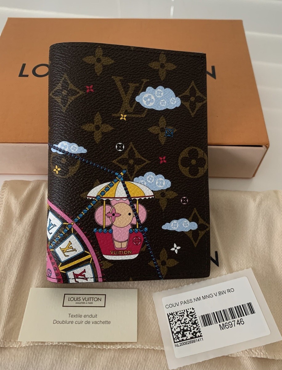 LOUIS VUITTON ケース New Louis Vuitton LE Monogram Vivienne Fun Fair Passport Holder