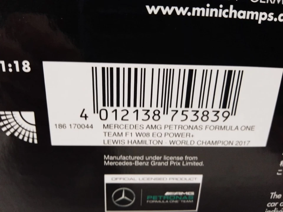 Minichamps Mercedes W08 #44 Lewis Hamilton World Champion 2017 1/18 186170044 - Immagine 3 di 3