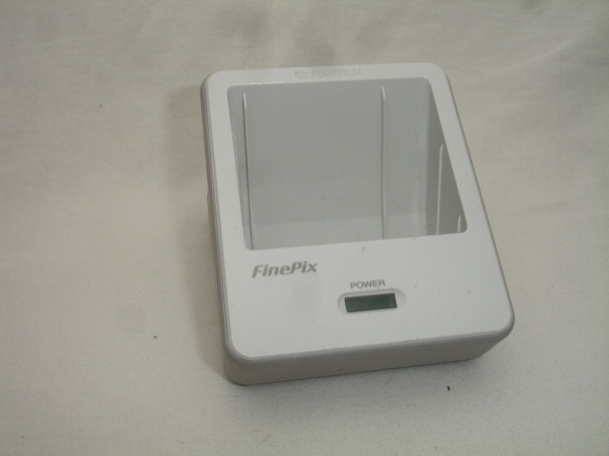 【動作確認済】FUJIFILM FinePix F700 デジカメ　アダプター付 ☆値下げ☆ 動作確認済み FUJIFILM FinePix F700 - メルカリ
