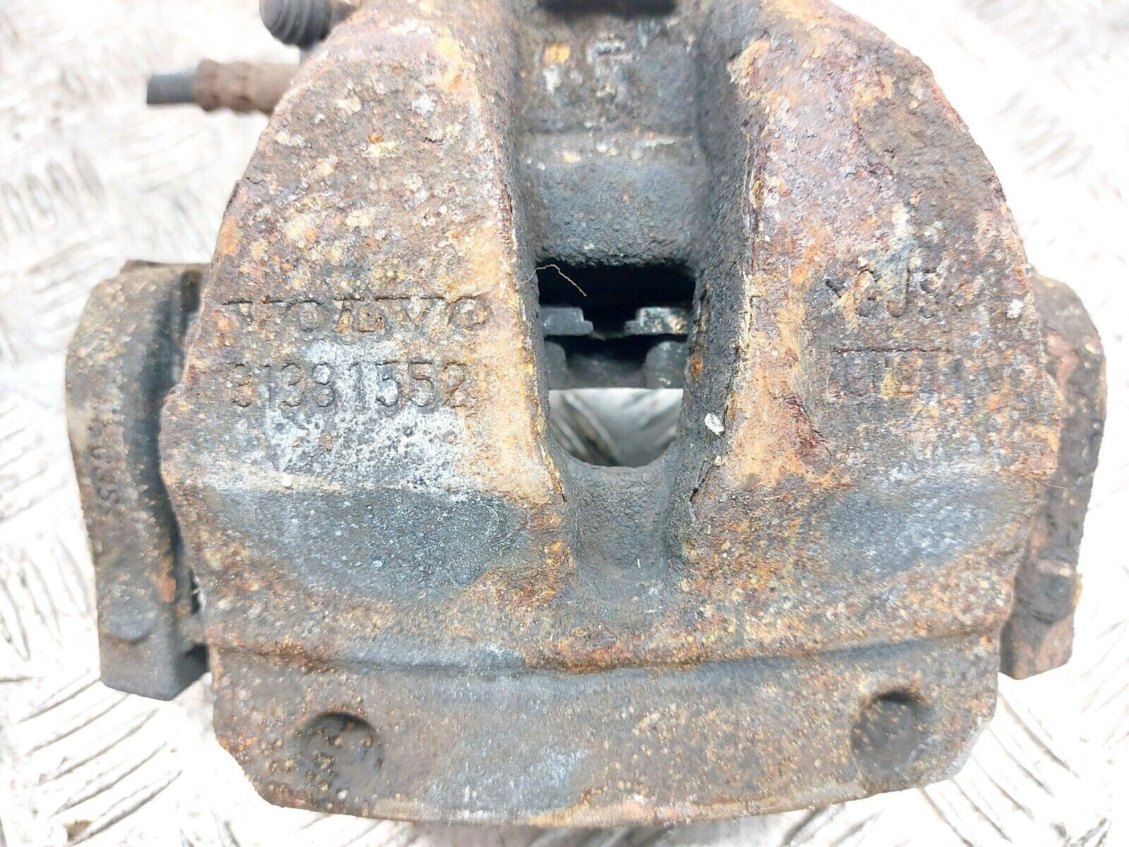 31381552 Clamp Brake Front Right Volvo V90 Kombi 346954 for sale 