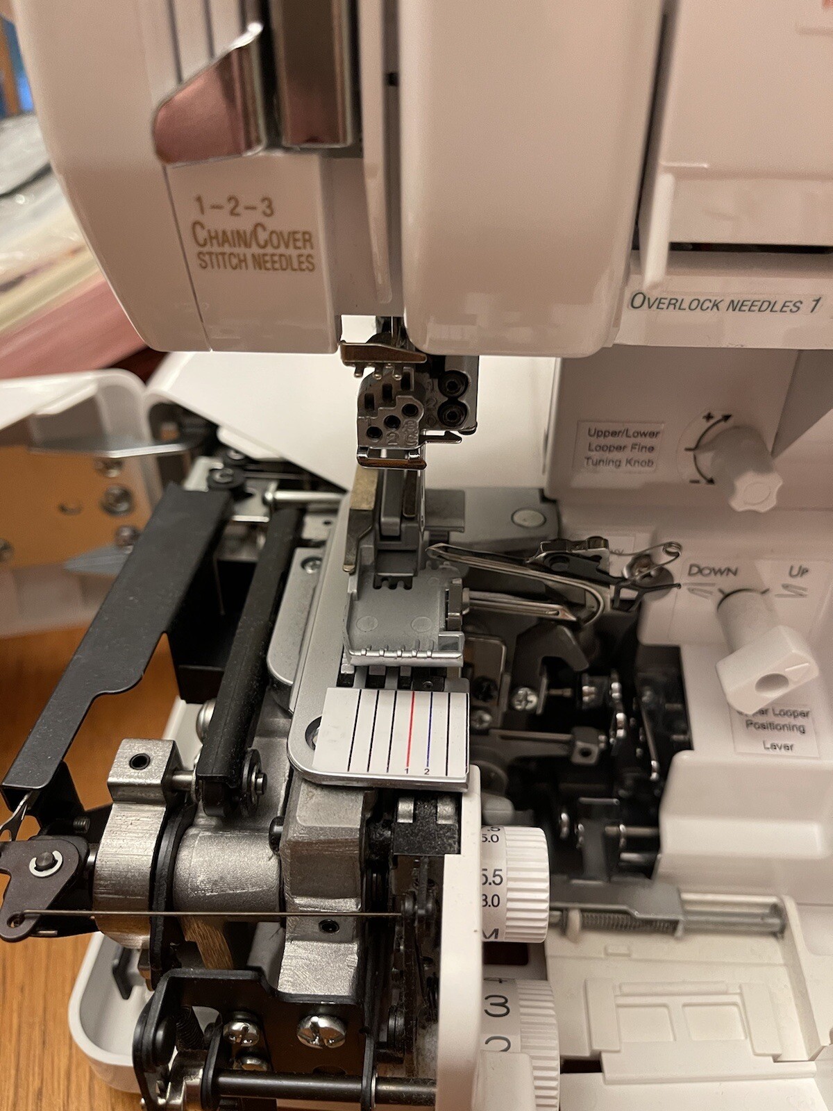 Baby Lock Evolution Serger Model BLE8W2; 8 thread, Serger, Cover