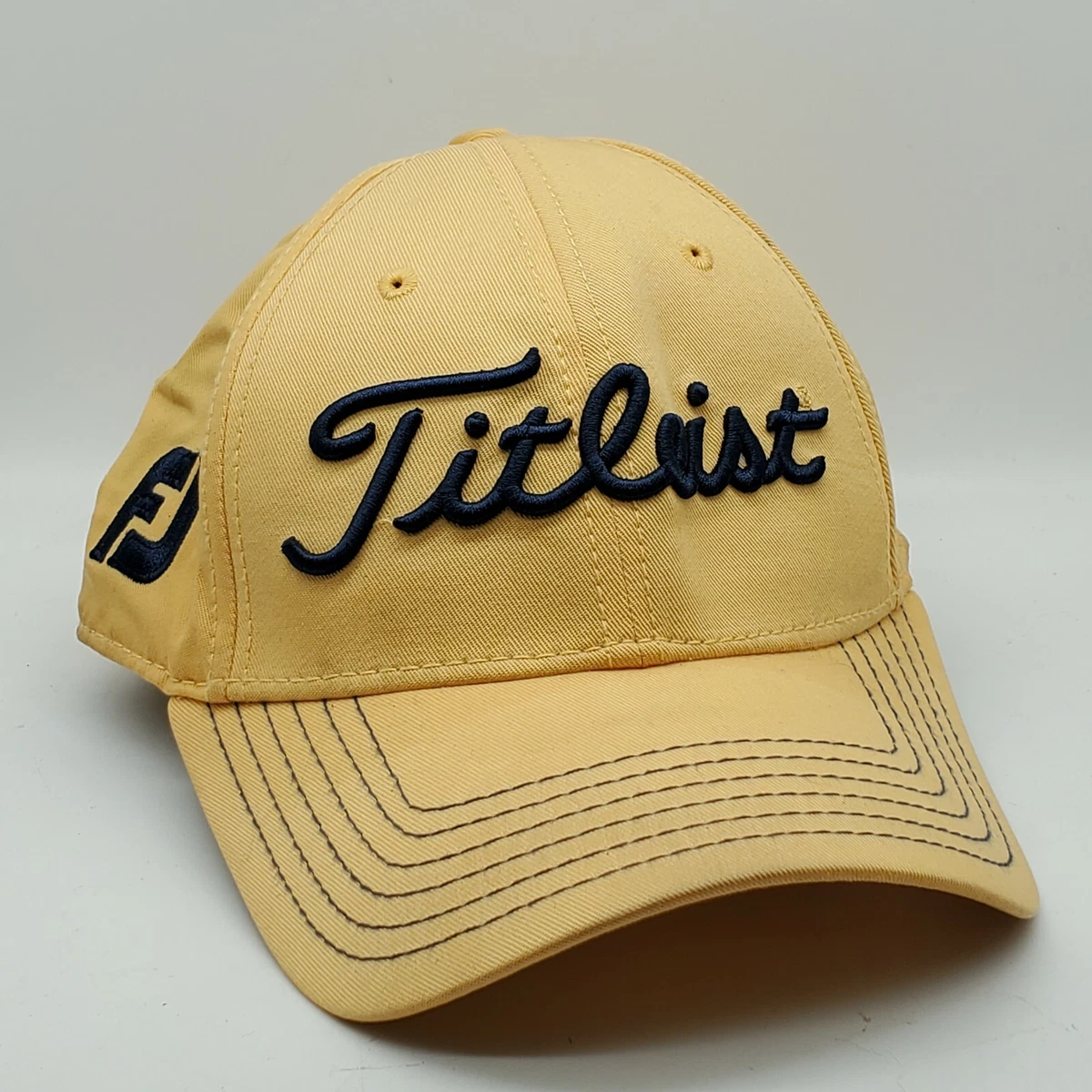 Titleist hotsell yellow hat