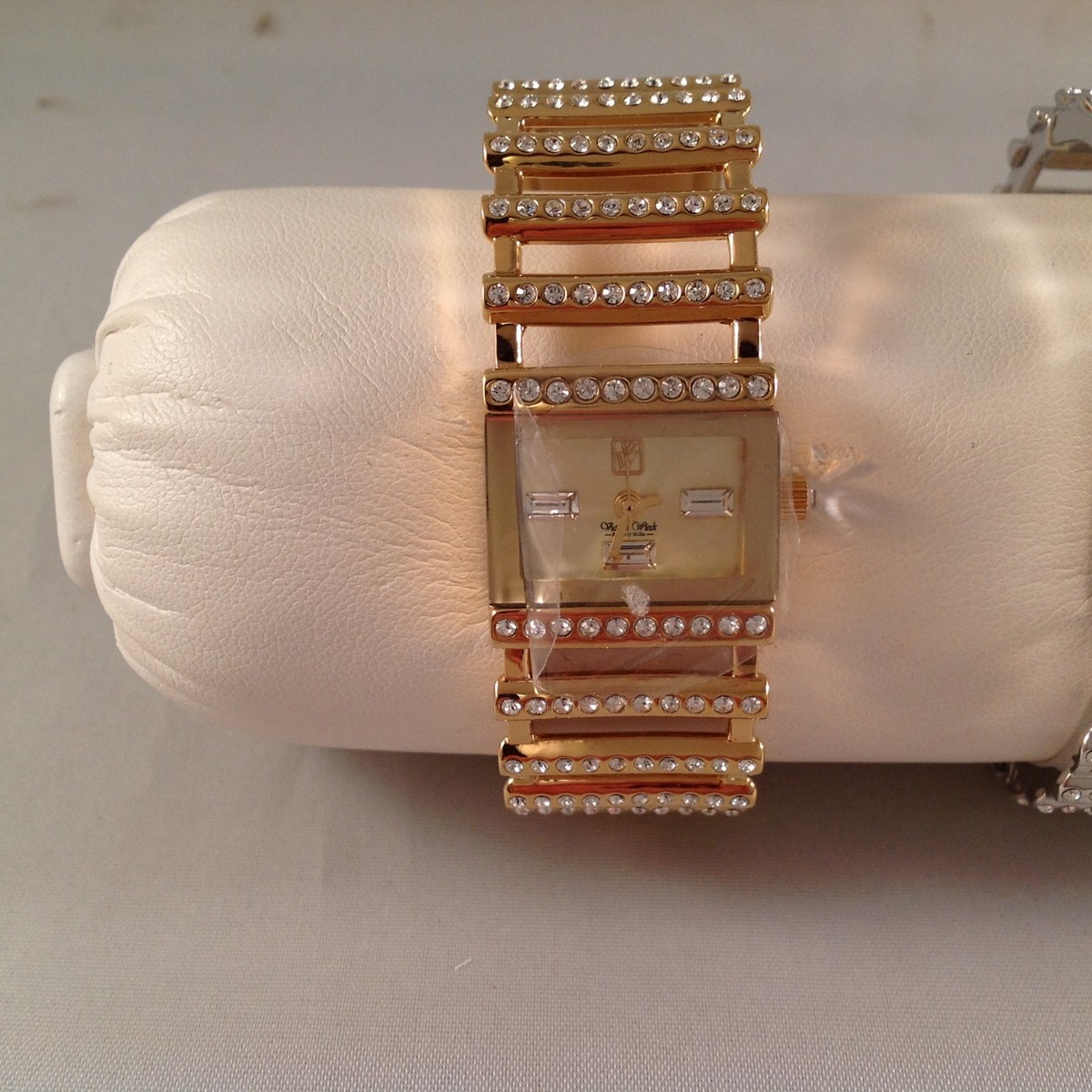 Victoria Wieck cuff Crystal Bangle watch goldtone or  display picture 2
