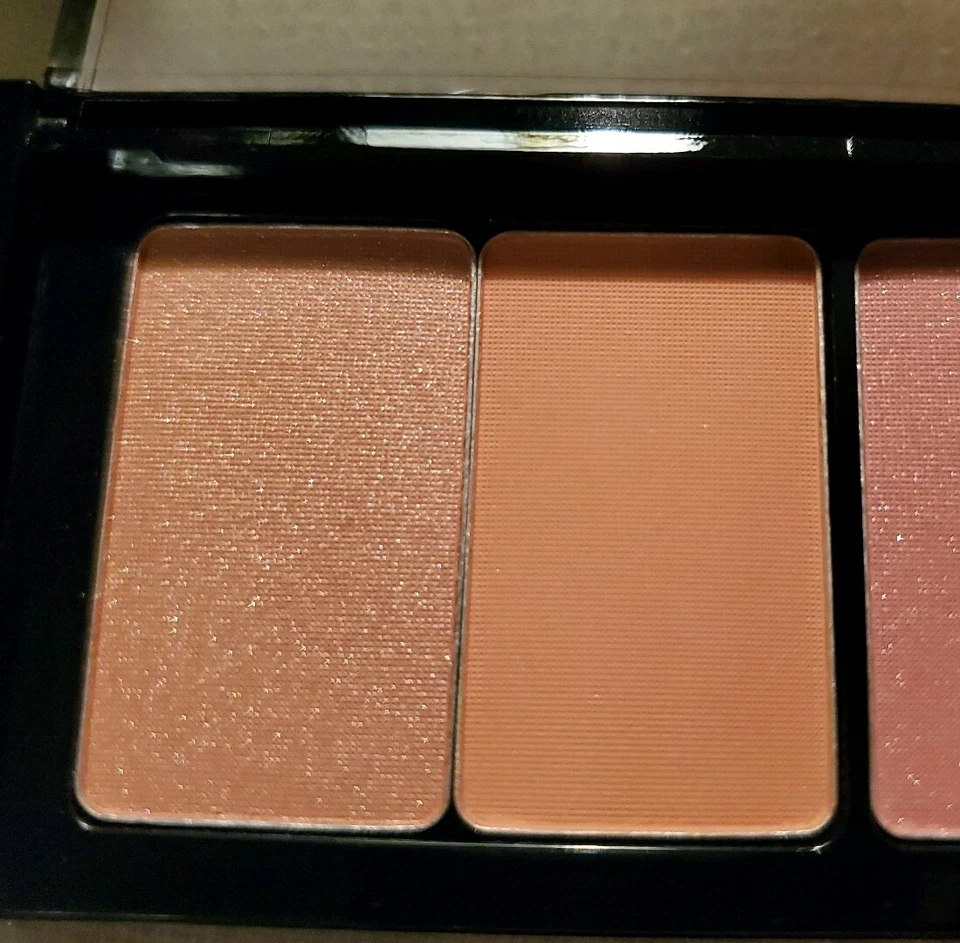 SMASHBOX Red Carpet Radiance Palette 2 matte blush 2 shimmer blush highlighter - Image 3 of 4