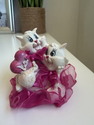 Vintage Style Romantic Gift Ceramic Pair  Cats Figurine with Hearts Pink Netting