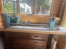 Draper wood turning lathe WTL 12. Variable 5 Speed. 240volt. Length 53”. Wt 39