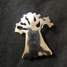 vintage silver brooch live tree shaped marked Sil L:3.5 Cm