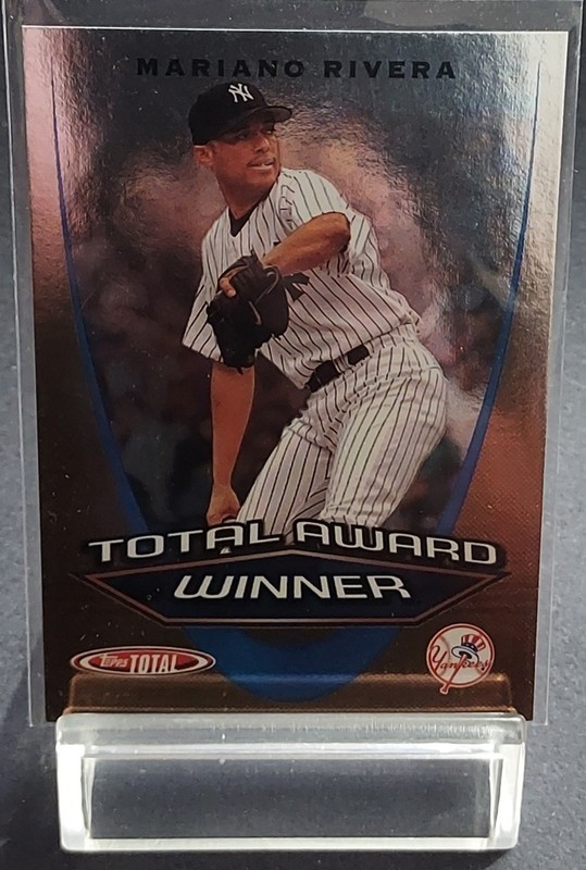 2005 Topps Total Total Award Winner Mariano Rivera #AW8