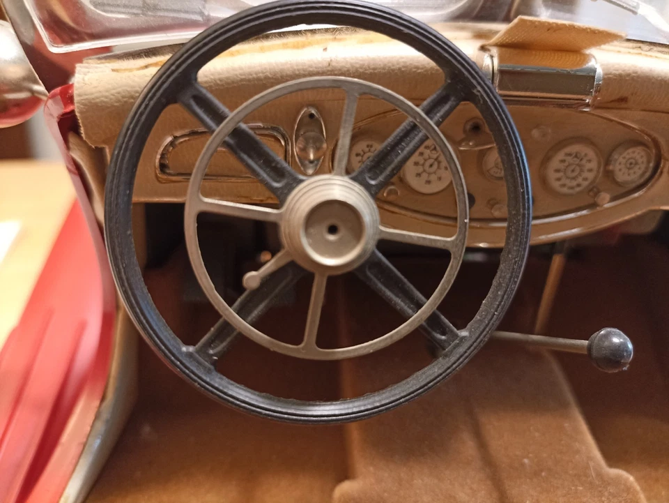 Modello Auto Scala 1:8 - Immagine 2 di 4