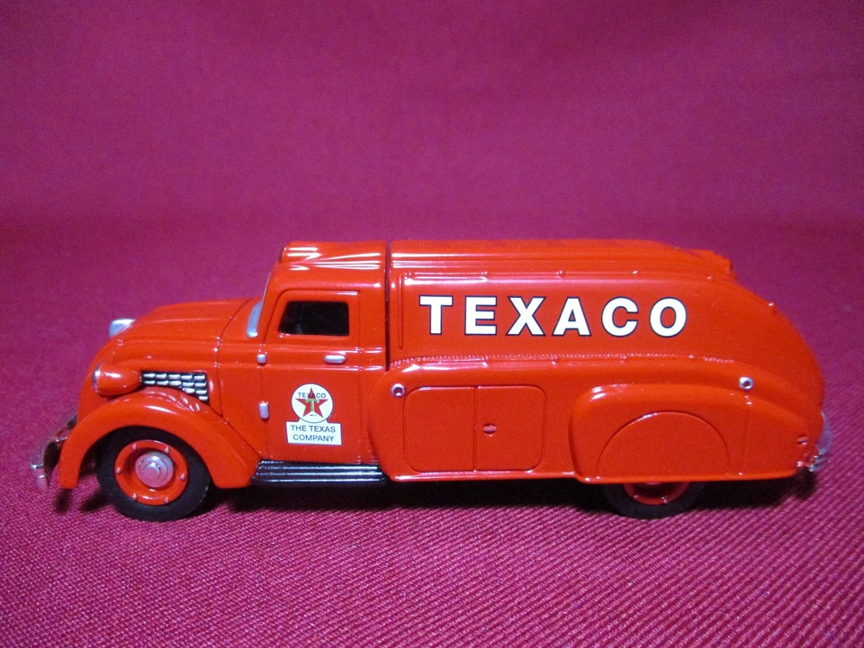 1:43 1937 Dodge Texaco Airflow Oil Tanker Truck Matchbox Models of Yesteryear - Image 3 of 4