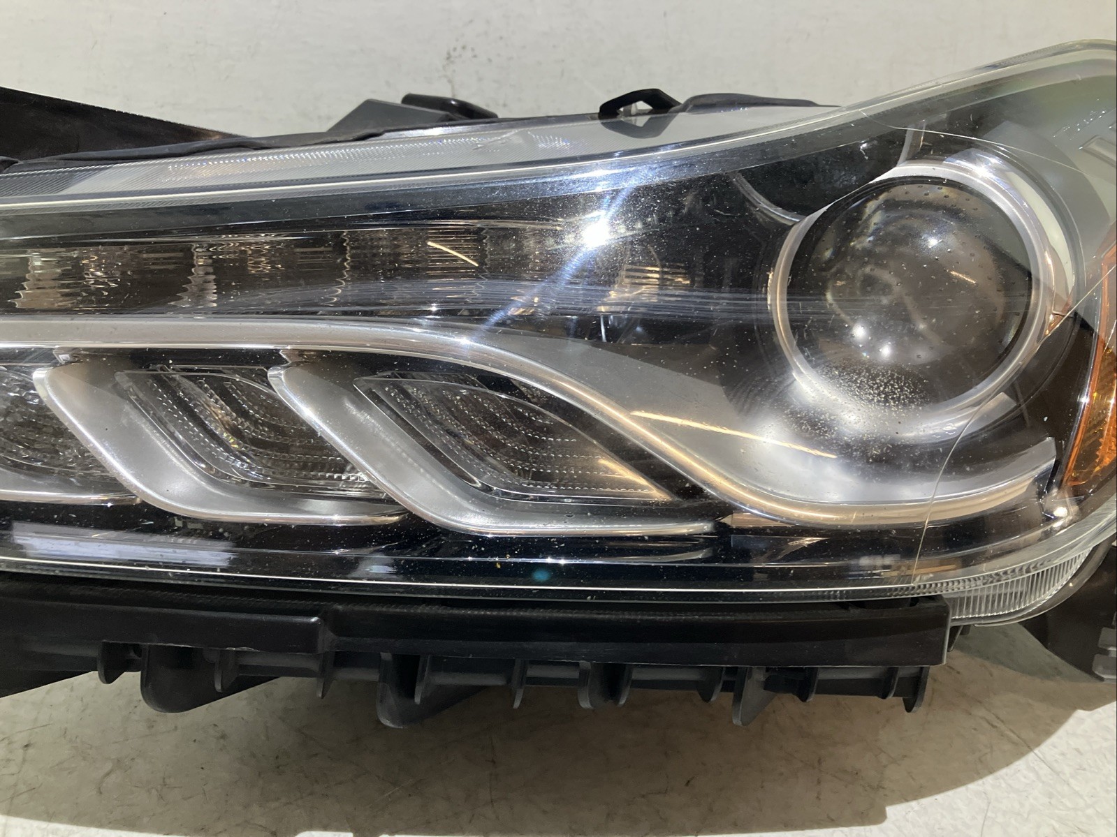 Maserati Ghibli 2014-2017 LEFT+UPPER+OUTER Headlight