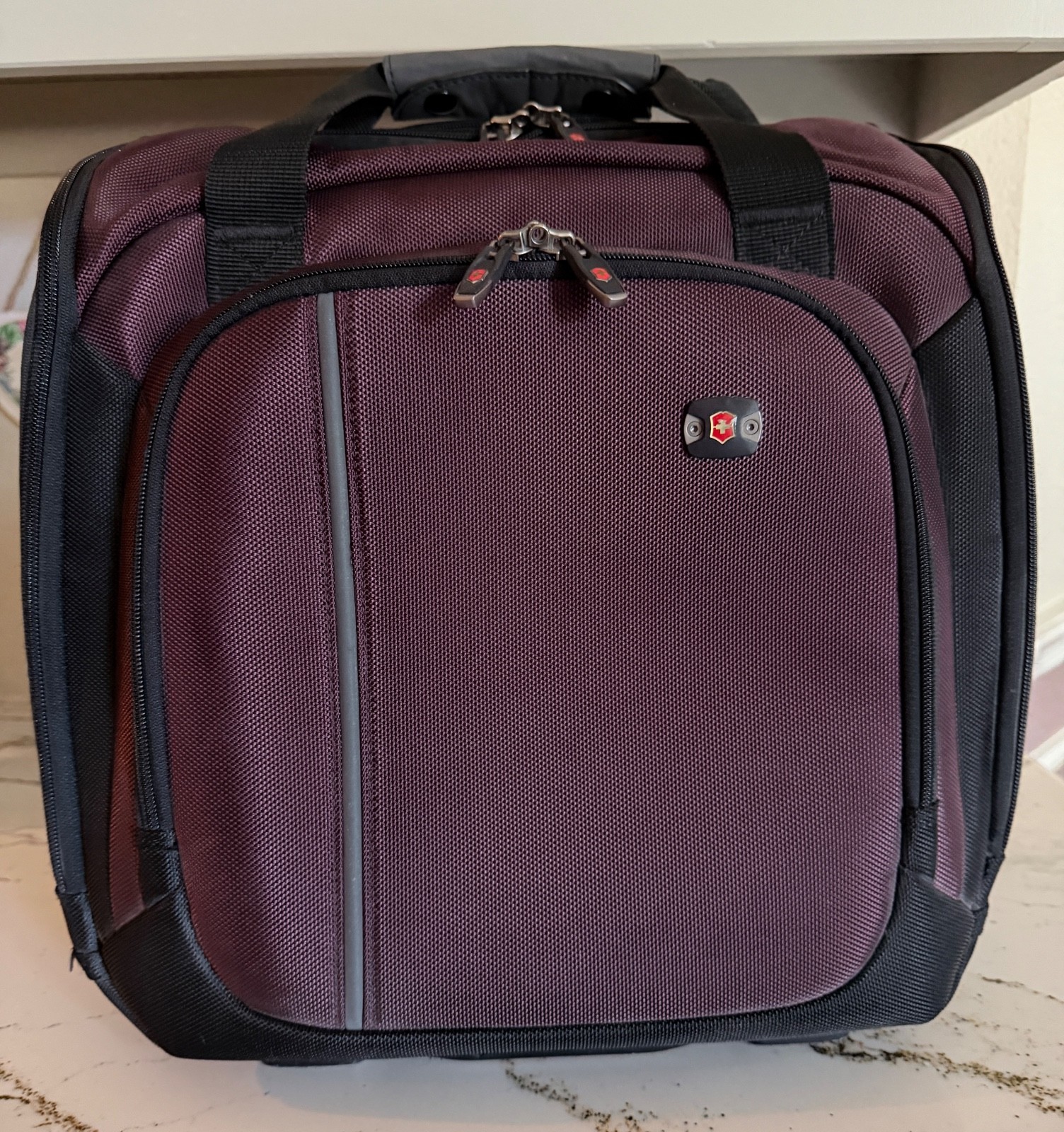 Victorinox Traveler Wheeled Carry-On Travel Tote Bag Purple