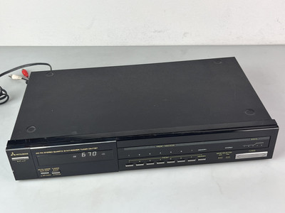 Mitsubishi DA-F157 AM/FM Stereo Quartz Synthesizer Tuner  Black Tested & WORKING