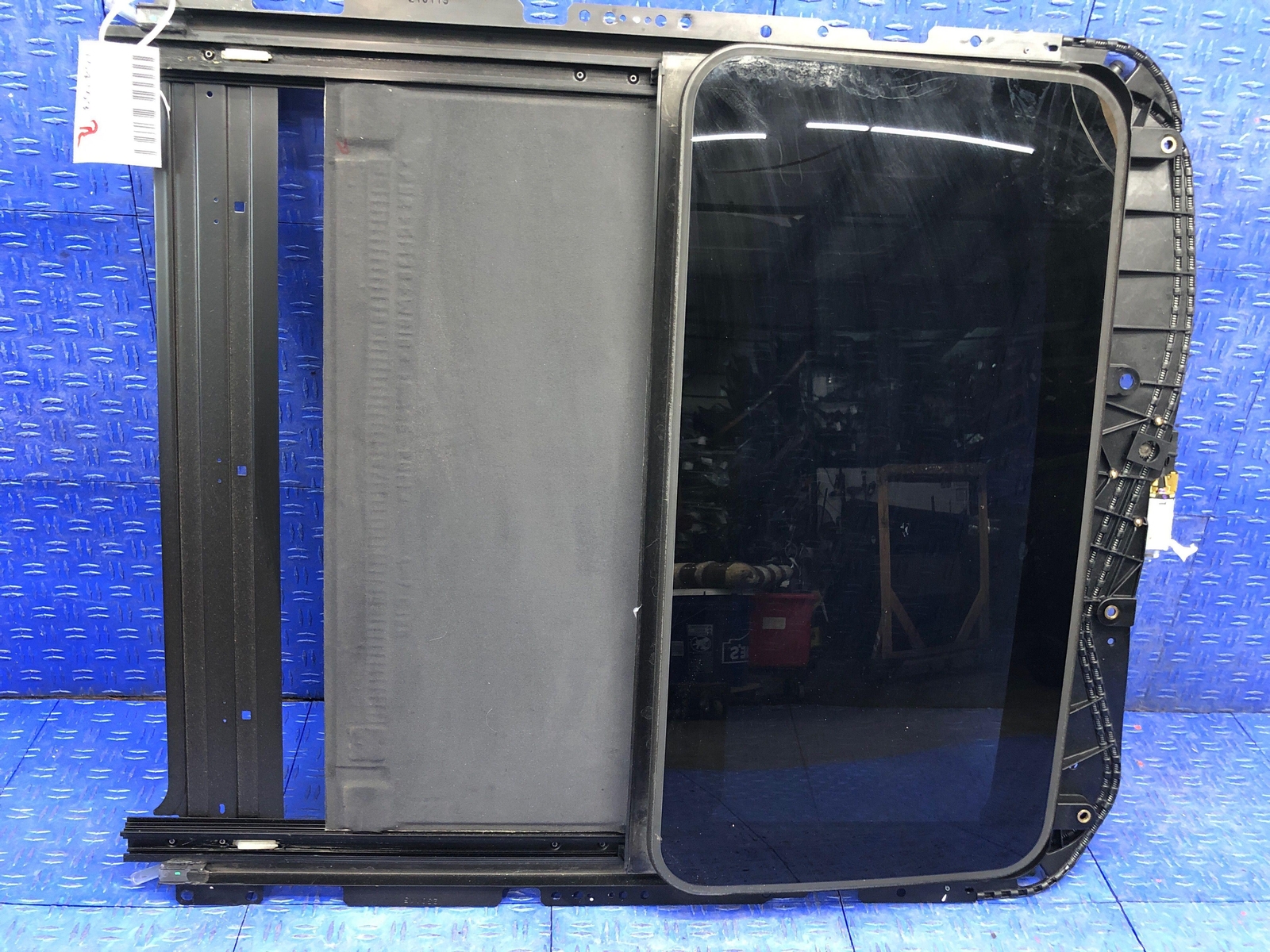 2014 - 2019 MASERATI GHIBLI SUNROOF GLASS WINDOW W/SUNSHADE TRACK 6700258510