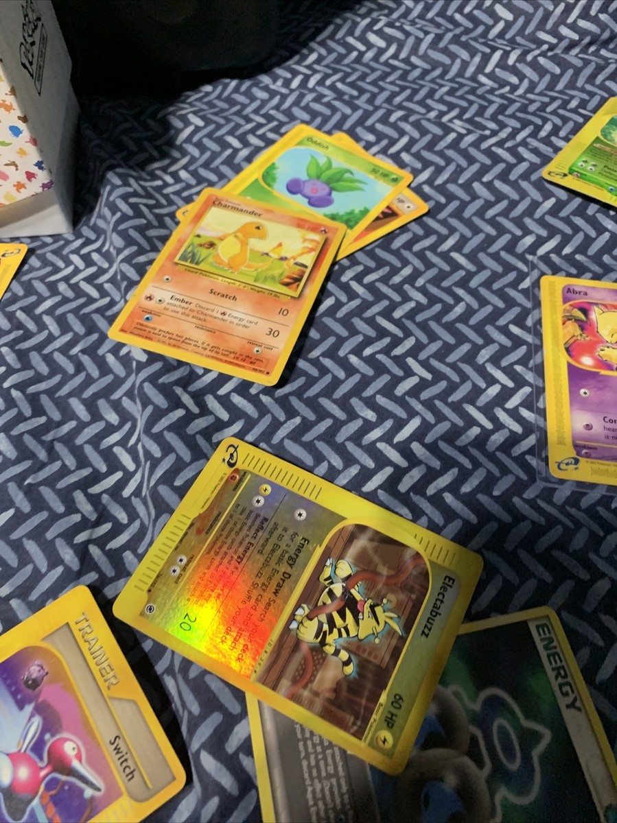 Pokémon 10 Random Pokemon TCG Trading Cards Collection Pokémon 10 Random Pokemon TCG Trading Cards Collection