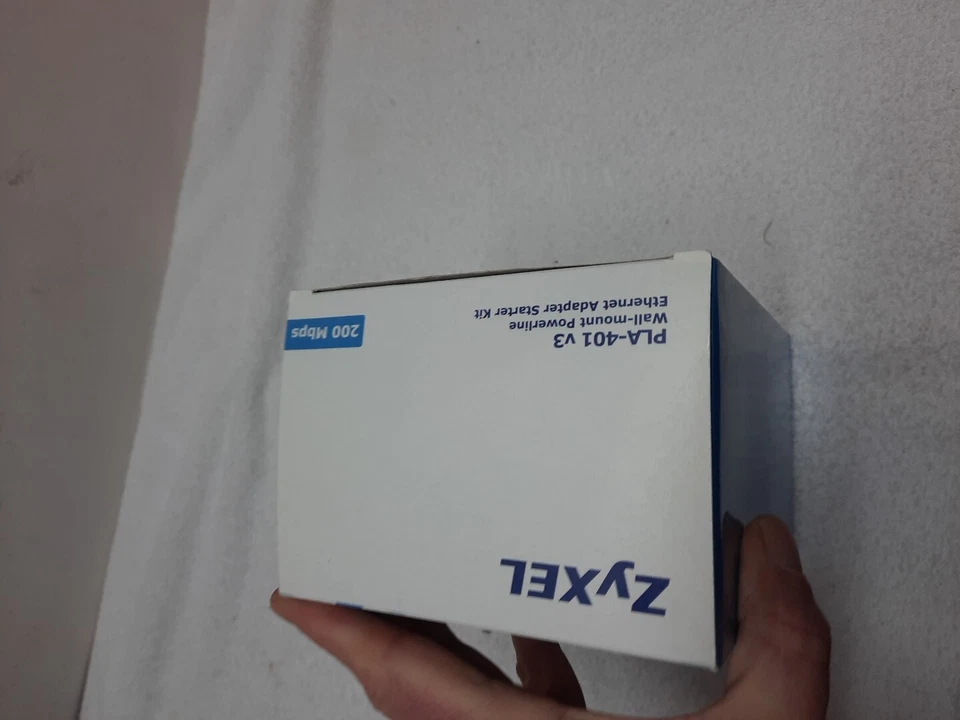 NEW ZyXEL - Powerline Adapter (200 Mbps/PLA-401) Pass-Thru Ethernet Adapter Kit - Image 2 of 4