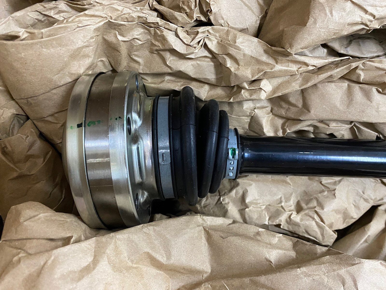 NEW ORIGINAL MASERATI GT MC QUATTROPORTE RIGHT REAR AXLE SHAFT GRAN CABRIO 