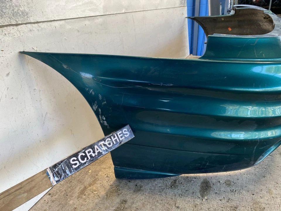 Cubierta del parachoques trasero Pontiac Grand AM GT 1999-2005 OEM Foto 2 de 4