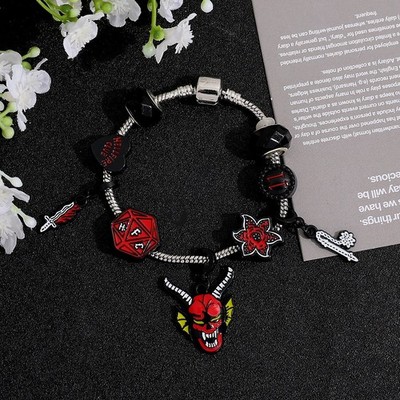 1PC Stranger Things Hellfire Club Armband Charm Ketten Unisex Schmuck für Fans