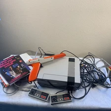 Nintendo NES Console w Controllers Zapper Power AV Cables As-Is Parts Repair