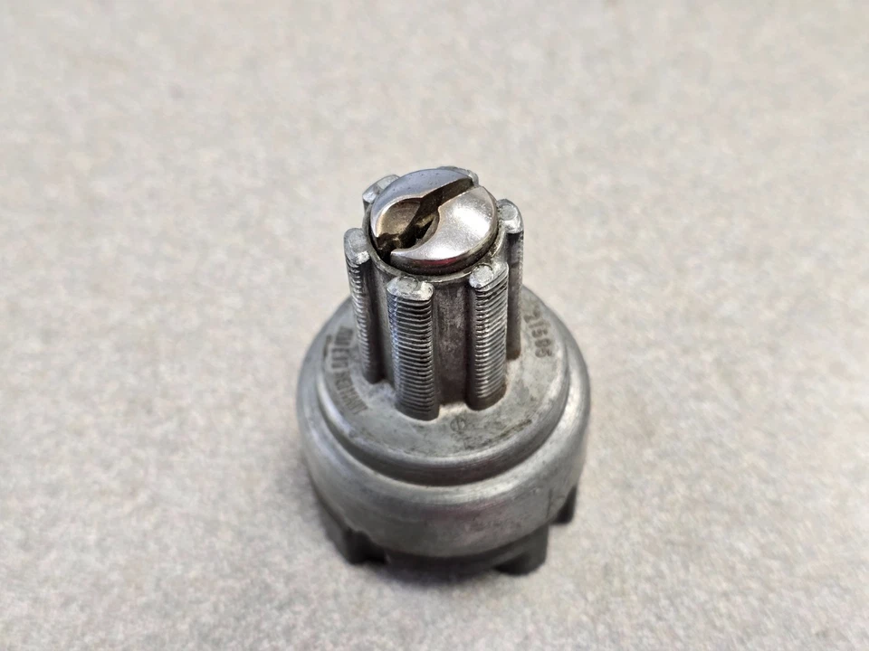 BONITO INTERRUPTOR DE ENCENDIDO ORIGINAL USADO PORSCHE 356A 356B 356C 356SC SIN LLAVE K188 Foto 3 de 4