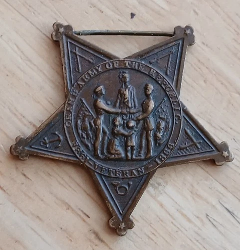 Grand Army of the Republic G.A.R 1861-1866 Veteran's Service Badge-w/Serial #.