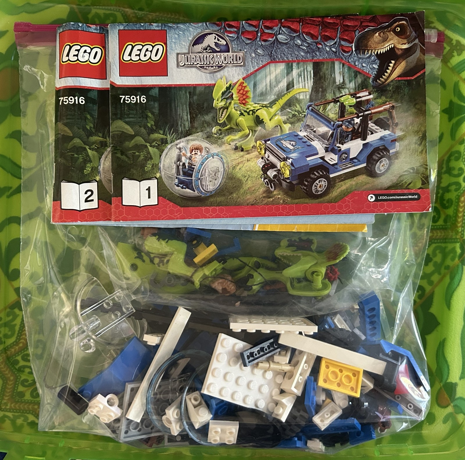 LEGO 75916 Jurassic World Dilophosaurus Ambush Complete