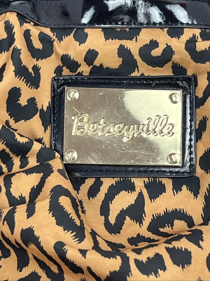 Bolsa de viaje grande Betseyville Y2k con tachuelas con estampado de animales Foto 4 de 4