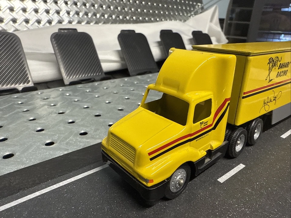 1991 WINROSS - Michael Waltrip Racing Semi Truck Pennzoil Transporter 1/64 Auto - Image 2 of 4