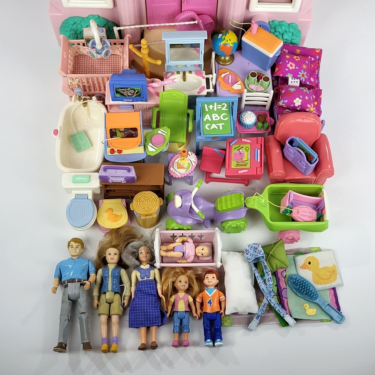 1997 - Fisher Price - Loving Family Purple Grand Dollhouse & 6
