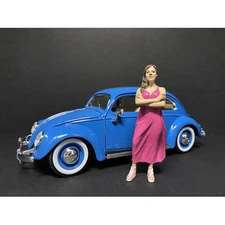 "PARTYGOERS" FIGURINE II FOR 1/24 SCALE MODELS BY AMERICAN DIORAMA 38322