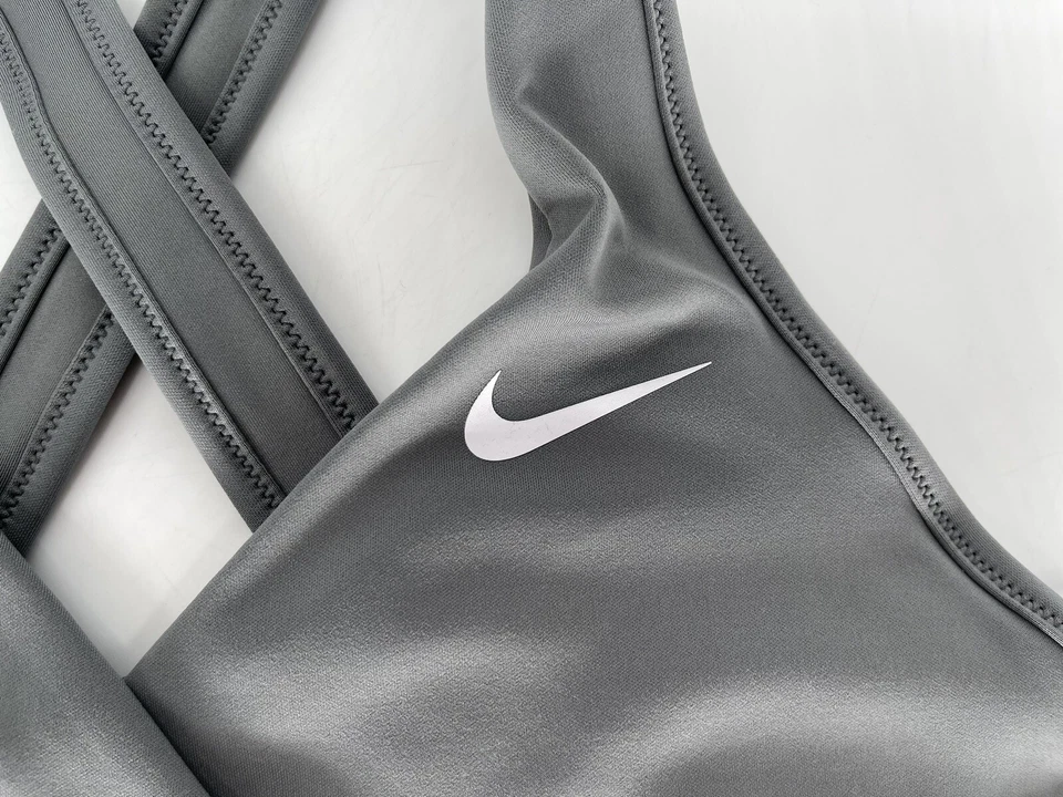 Nuevo con etiquetas Sujetador deportivo clásico gris Swoosh acolchado Nike Dri-Fit CQ9289-084 para mujer talla XL Foto 3 de 4