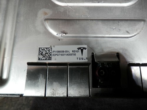 2017-2019 Tesla Model 3 Media Control Module 1098058-00 F,G,L,J - Bild 8 von 11