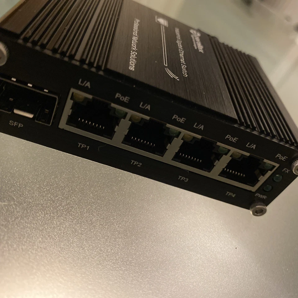 PDT-NSU-7104-MP-SF-I - 5 Port Industrial PoE Switch DIN Rail +12-48VDC - Image 4 of 4