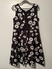 Talbots Women 14p Black White Daisy Print Pleated Midi Fit & Flare Dress