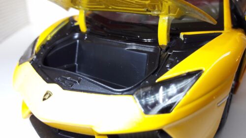 Lamborghini Aventador LP LP700-4 Yellow Welly Detailed 1:24 Scale Diecast Model - Picture 3 of 7