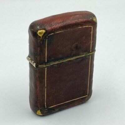 1950年頃｜アメリカ｜フィギュラル・ライター Used Zippo 1950 Leather Full Cover Lighter, Nickel Silver
