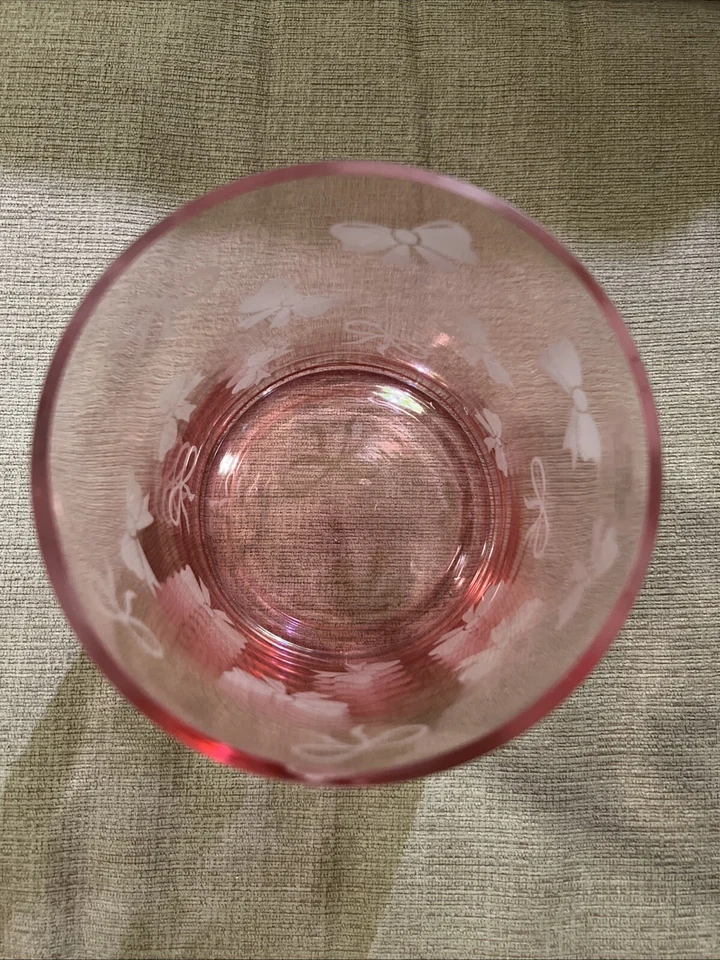 Pink glass Hurricane with Bow Etched Design NEW - Image 4 of 4