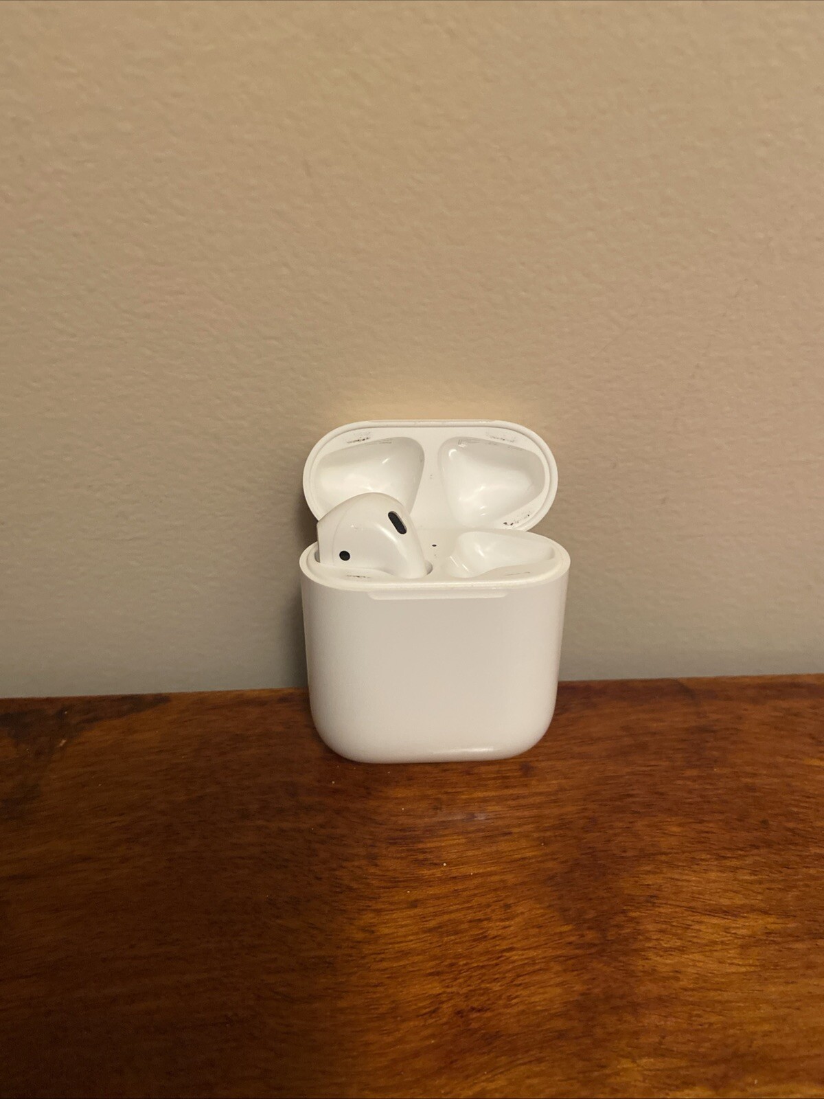 Wireless AirPods with crystal-clear sound and long battery life-image