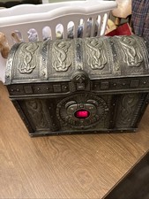 Disney Pirates of The Caribbean CD Player Dead Mans Chest w/Glowing Heart Works