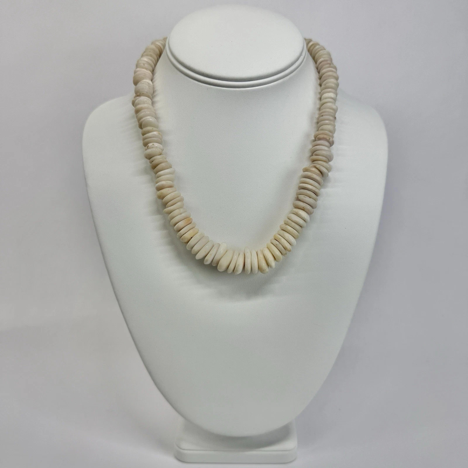 Hawaiian Chunky Puka Shells Natural Genuine Vintage Necklace Jewelry N416